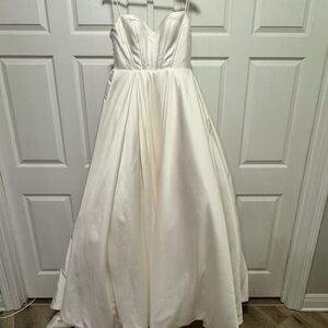Ivory Justin Alexander Spaghetti Strap Gown size 10